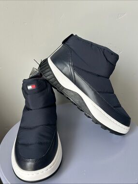 Tommy Hilfiger Tworono-C Navy Women Puffer Slip-On Ankle Boots Sz 9